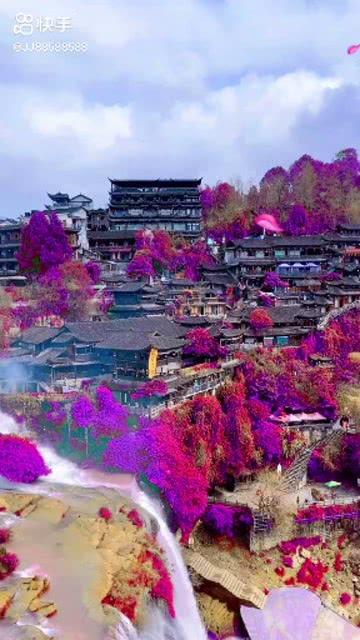 安徽一不识字老人45万存款变保险，银行的工作人员存在哪些违法行为？游戏画面