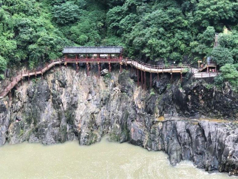 大脚车狂飙赛